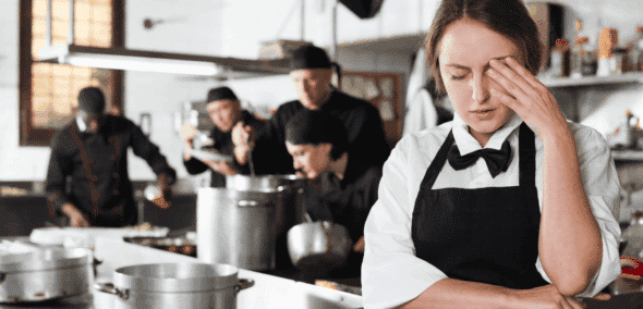 Horas extra en el salario de un gerente de restaurante